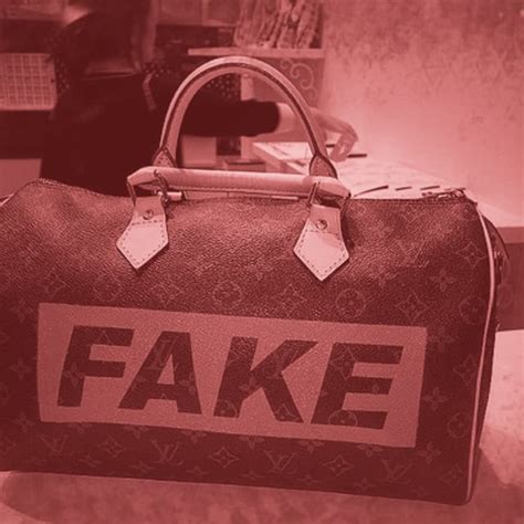 10 Ways to Tell You Are Shopping On a Fake Site.